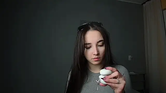 Snapshot of Eva_Gloryy chatting on March 14, 2025, 5:35 pm Eva Gloryy online show from March 14, 2025, 5:35 pm