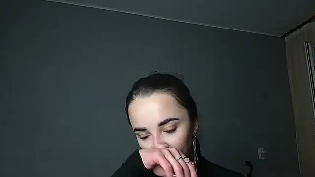 Eva Gloryy online show from May 31, 2026, 7:03 pm