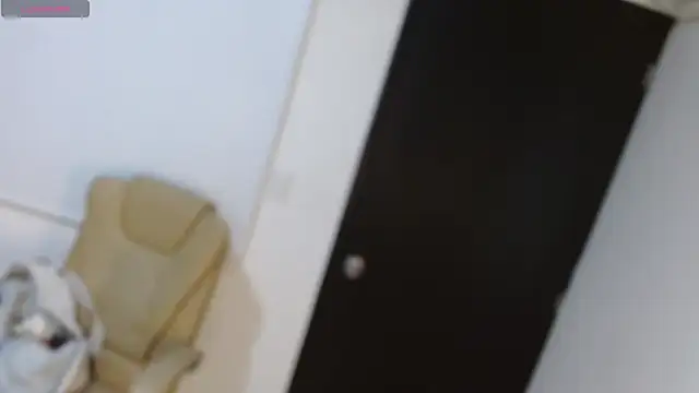 Rossie Belucci online show from February 25, 2025, 1:43 pm