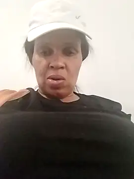 bubblendz1988 online show from November 4, 2025, 2:10 pm