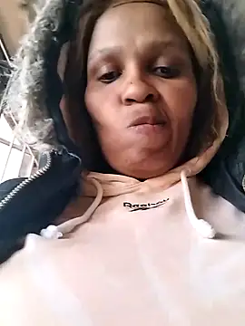 Snapshot of bubblendz1988 chatting on October 2, 2025, 11:57 am bubblendz1988 online show from October 2, 2025, 11:57 am