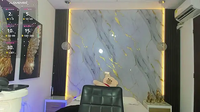 Snapshot of raven_li chatting on September 25, 2025, 10:05 pm raven li online show from September 25, 2025, 10:05 pm