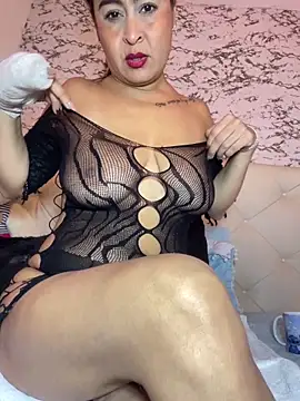 Snapshot of Lili__taylor chatting on October 4, 2025, 12:34 am Lili taylor online show from October 4, 2025, 12:34 am