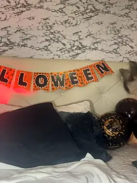 Snapshot of Lili__taylor chatting on November 1, 2025, 2:29 am Lili taylor online show from November 1, 2025, 2:29 am