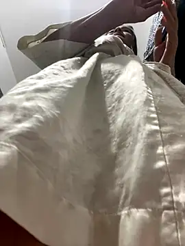 Snapshot of Lili__taylor chatting on October 19, 2025, 3:31 am Lili taylor online show from October 19, 2025, 3:31 am