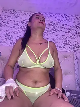 Snapshot of Lili__taylor chatting on September 27, 2025, 4:29 am Lili taylor online show from September 27, 2025, 4:29 am