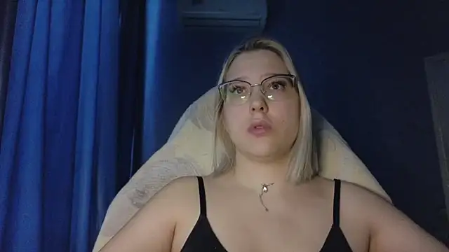 HotBrandyX online show from November 14, 2025, 8:51 am