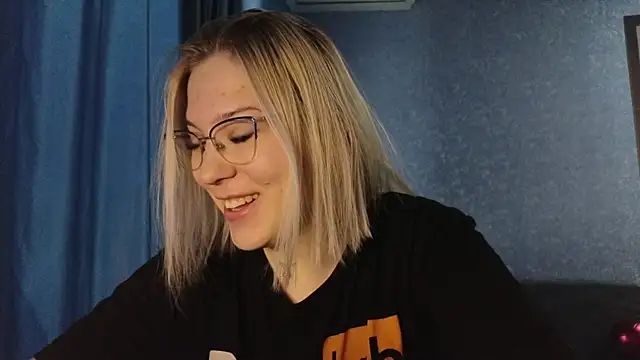 HotBrandyX online show from November 8, 2025, 4:49 am