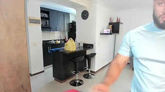 Snapshot of dereckgreen chatting on February 6, 2026, 9:11 pm dereckgreen online show from February 6, 2026, 9:11 pm