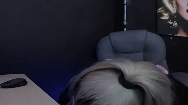 Snapshot of viktoria_davis_ chatting on February 24, 2026, 10:54 pm viktoria davis online show from February 24, 2026, 10:54 pm