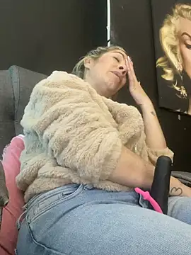 Snapshot of viktoria_davis_ chatting on February 3, 2026, 2:53 am viktoria davis online show from February 3, 2026, 2:53 am