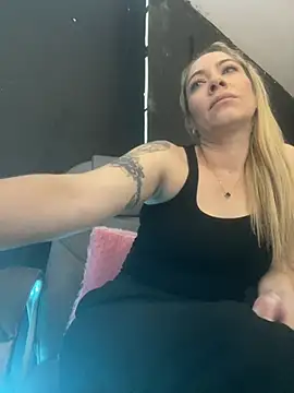 Snapshot of viktoria_davis_ chatting on February 20, 2026, 12:40 am viktoria davis online show from February 20, 2026, 12:40 am