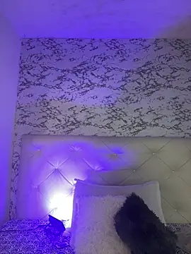 viktoria davis  online show from February 22, 2025, 3:01 am