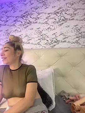 viktoria davis  online show from February 26, 2025, 1:03 am