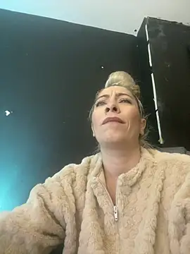 Snapshot of viktoria_davis_ chatting on February 1, 2026, 10:52 pm viktoria davis online show from February 1, 2026, 10:52 pm