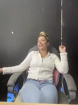 Snapshot of viktoria_davis_ chatting on February 8, 2026, 10:18 pm viktoria davis online show from February 8, 2026, 10:18 pm