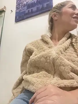 Snapshot of viktoria_davis_ chatting on February 3, 2026, 12:54 am viktoria davis online show from February 3, 2026, 12:54 am