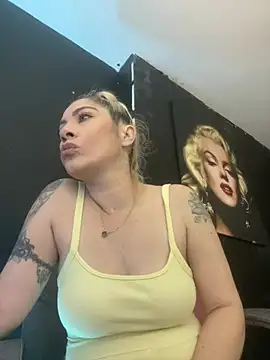 Snapshot of viktoria_davis_ chatting on February 16, 2026, 9:45 pm viktoria davis online show from February 16, 2026, 9:45 pm