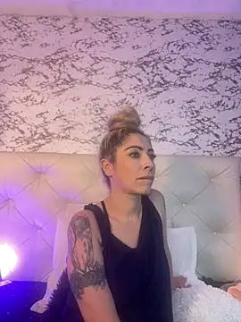 viktoria davis  online show from February 14, 2025, 1:13 am