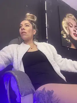 viktoria davis  online show from March 14, 2026, 12:05 am