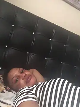 Snapshot of JuicyMummie chatting on January 23, 2025, 4:04 pm JuicyMummie online show from January 23, 2025, 4:04 pm