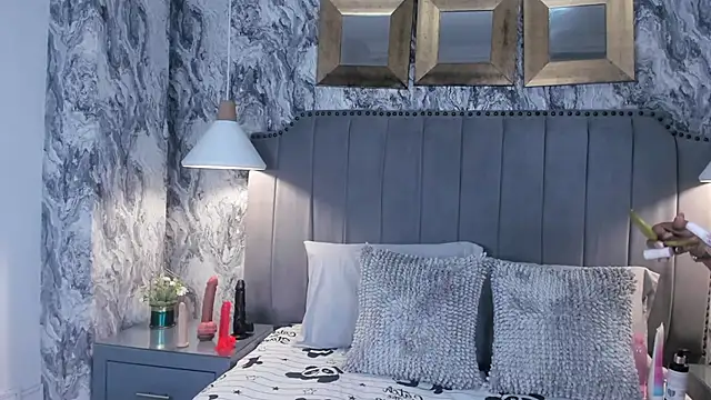 Snapshot of Pocahontas_BGB chatting on September 18, 2025, 8:23 pm Pocahontas BGB online show from September 18, 2025, 8:23 pm