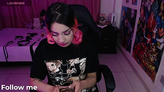 lily3 4 online show from January 21, 2025, 5:05 am