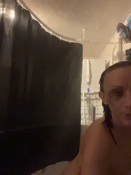 Snapshot of littleemogirl chatting on November 26, 2025, 9:48 pm littleemogirl online show from November 26, 2025, 9:48 pm