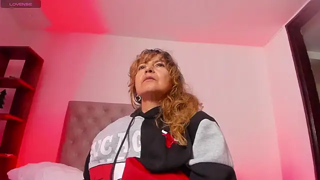 Snapshot of Dayana__Ospina chatting on March 7, 2025, 10:43 pm Dayana  Ospina online show from March 7, 2025, 10:43 pm