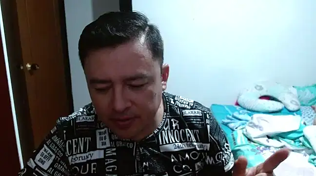 ninaydominikwillians online show from February 20, 2025, 3:01 am