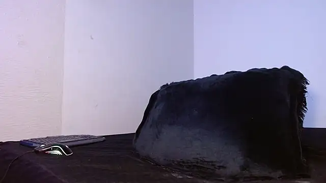 Lliam 2 online show from September 29, 2025, 3:46 am