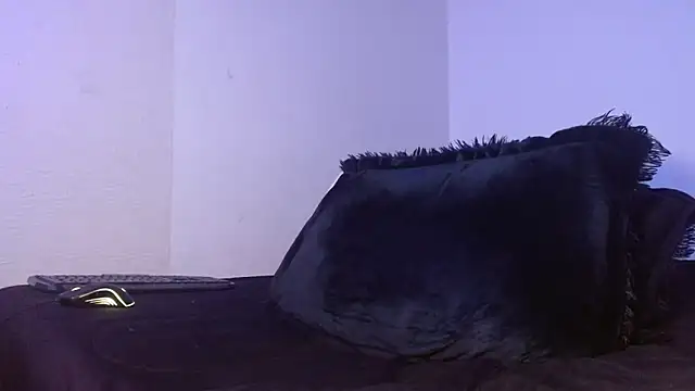 Lliam 2 online show from October 11, 2025, 4:13 am