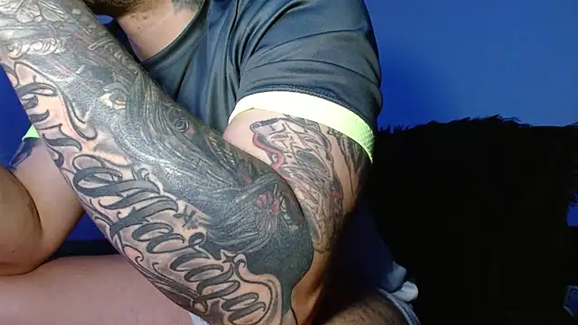 Lliam 2 online show from September 30, 2025, 4:40 am