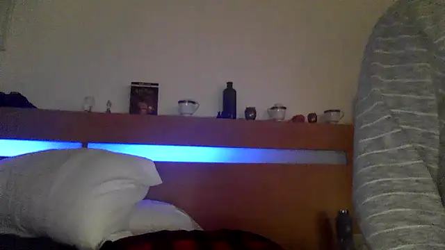 yourcourage1 online show from October 14, 2025, 2:34 am