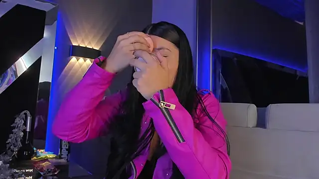 ValeriaOrtega online show from September 19, 2025, 12:20 pm