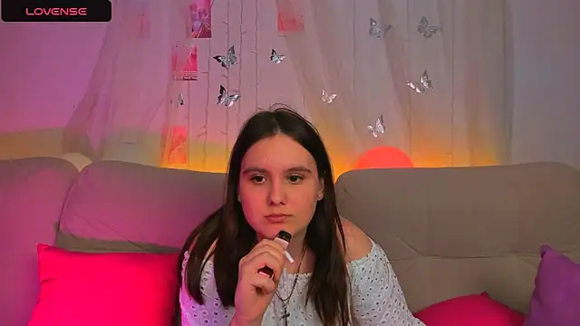 Chelsy Berry online show from February 2, 2025, 4:43 pm