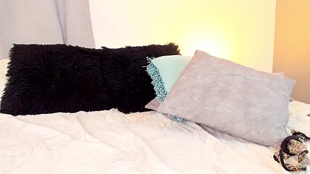 miss hellen2 online show from February 17, 2025, 4:50 pm