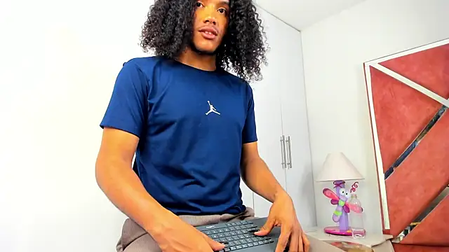 Snapshot of DanteAndKyle chatting on March 17, 2025, 1:03 am DanteAndKyle online show from March 17, 2025, 1:03 am