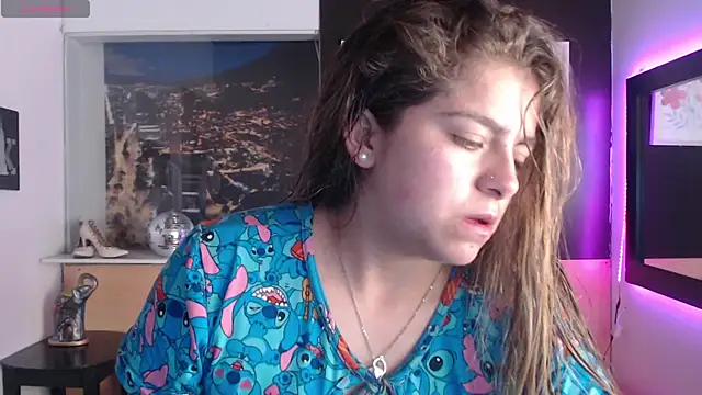 Snapshot of Kitten_Cam chatting on October 28, 2025, 2:12 am Kitten Cam online show from October 28, 2025, 2:12 am