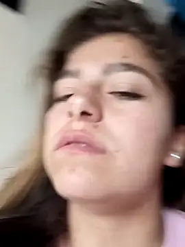 Snapshot of Kitten_Cam chatting on October 31, 2025, 12:46 pm Kitten Cam online show from October 31, 2025, 12:46 pm