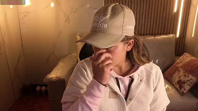 Kitten Cam online show from January 7, 2026, 3:55 am