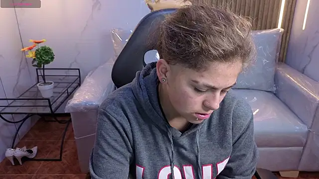 Kitten Cam online show from February 8, 2026, 3:48 am