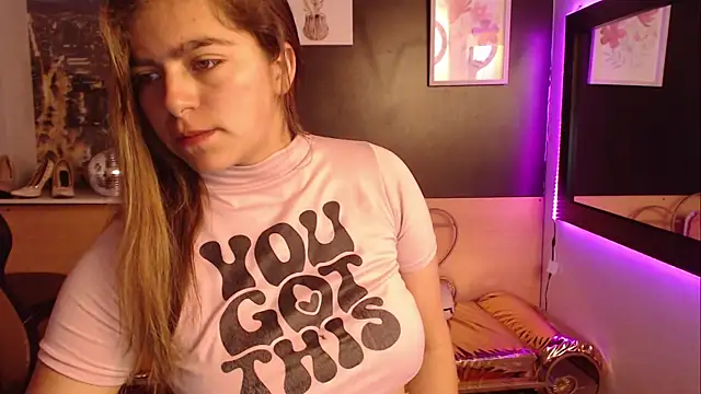 Snapshot of Kitten_Cam chatting on September 24, 2025, 2:51 am Kitten Cam online show from September 24, 2025, 2:51 am