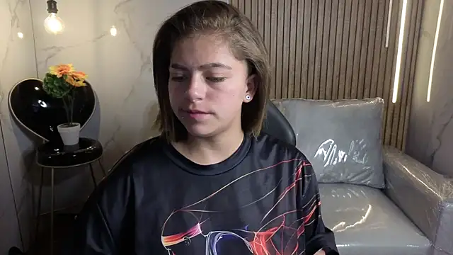 Kitten Cam online show from February 24, 2026, 4:02 am