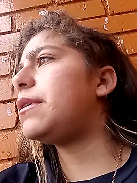 Snapshot of Kitten_Cam chatting on September 30, 2025, 8:59 pm Kitten Cam online show from September 30, 2025, 8:59 pm