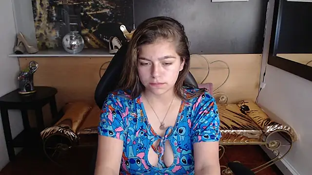 Snapshot of Kitten_Cam chatting on October 19, 2025, 12:30 pm Kitten Cam online show from October 19, 2025, 12:30 pm