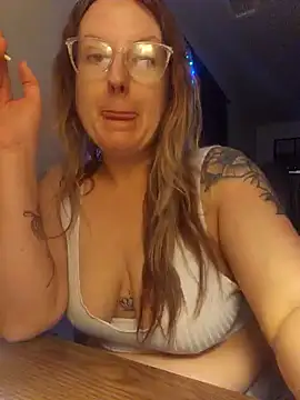 TattedMamaXOXO online show from February 5, 2025, 3:31 pm