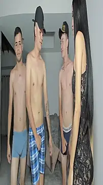 Snapshot of hotlittleones18 chatting on October 25, 2025, 2:22 am hotlittleones18 online show from October 25, 2025, 2:22 am