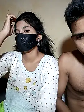 Snapshot of Hot_couple_1 chatting on October 20, 2025, 11:11 am Hot couple 1 online show from October 20, 2025, 11:11 am