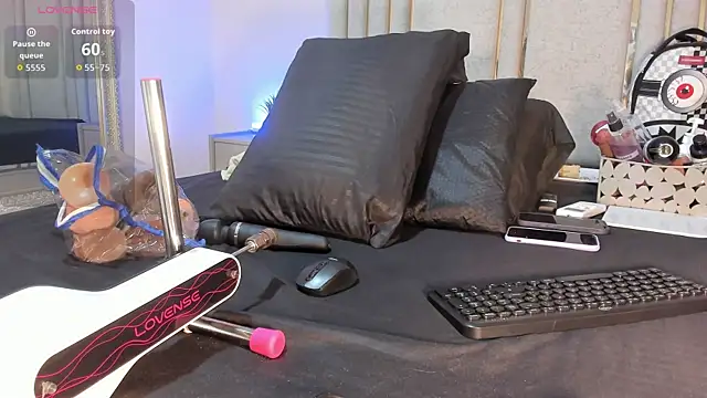 Snapshot of Liincostelloo chatting on January 7, 2026, 7:52 pm Liincostelloo online show from January 7, 2026, 7:52 pm